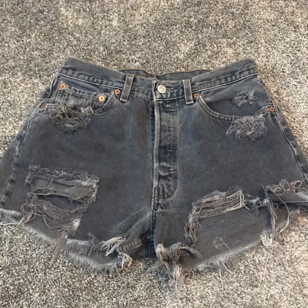 Grey distressed high waisted Levi shorts